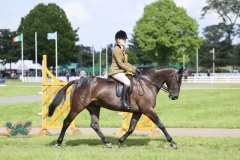 Jessica-Weir-and-Lindeth-Con-Artist