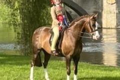 1_Daisy-Hughes-and-Thistledown-Arctic-Monkey