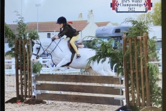 Daisy-Loates-and-Bluey