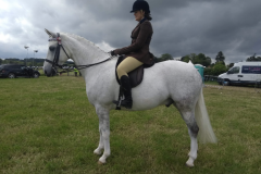 Zoe-Byers-and-Yarlbank-Endeavour