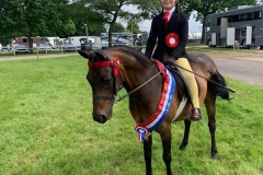 Harriet-Walsh-White-and-Brookwater-Tom-Thumb