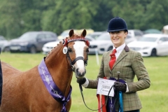 Sammy-Jo-Oates-and-Newtonhill-Casanova