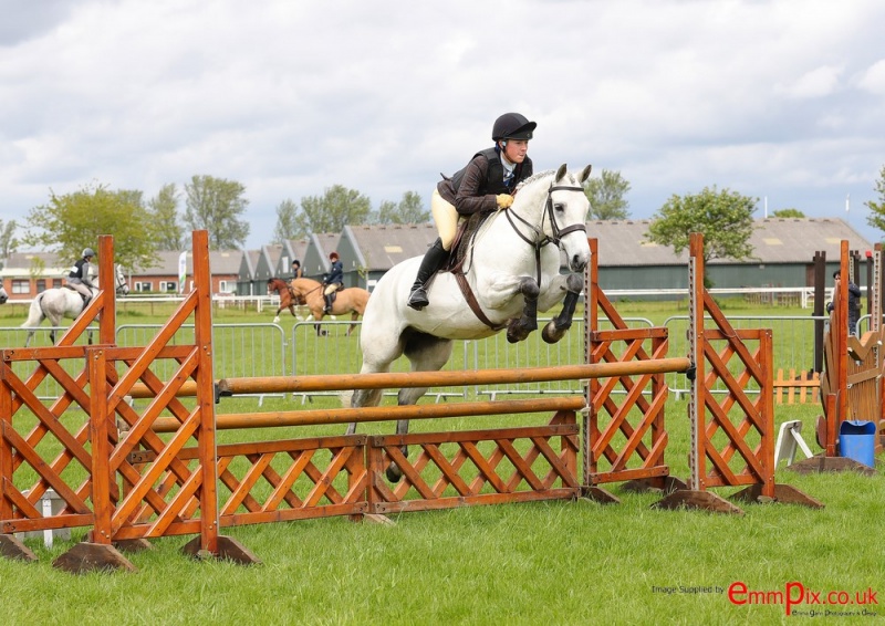 Philippa-Bamford-and-Dunally-Lass