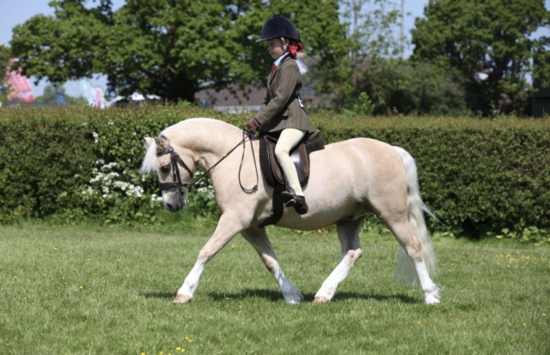 Maisie-Wright-and-Blanche-Goldleaf