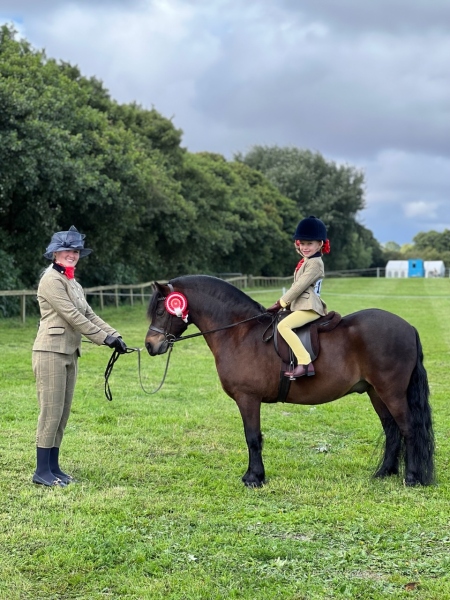 Nevaeh-Mae-Catterall-and-Parkbourne-Picasso
