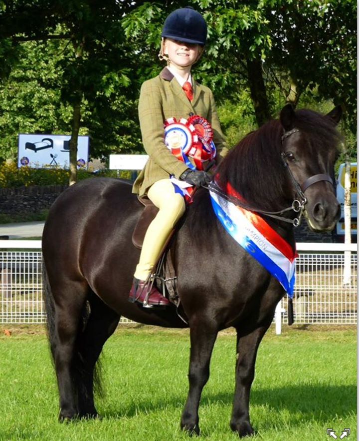 Isobel Hanson and Sharptor Bellisima