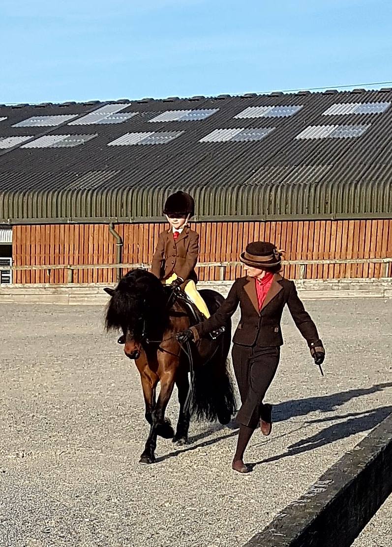 Toby Johnstone and pumphill fandango