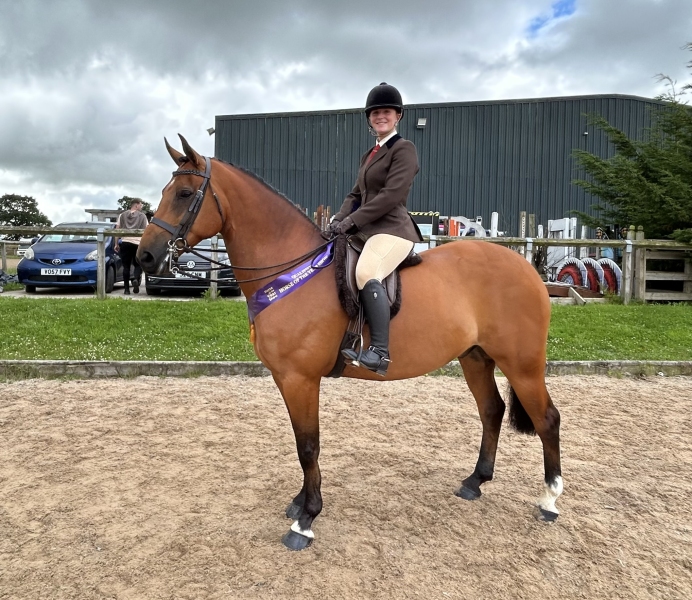 Carys-Outram-Horse_Pony-Chase-Charlie