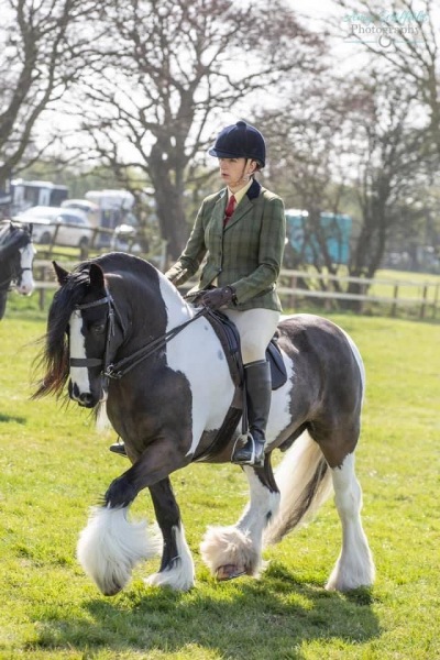 Megan-sweeting-and-Swordale-knockhandhu-wee-nessie