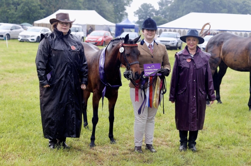 Imogen-duffy-and-Marcosie-tiger-lily