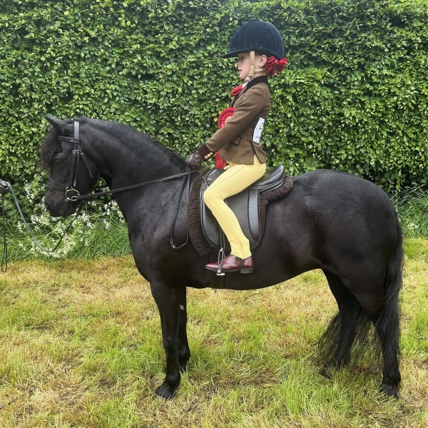 Dora-Huntingford-and-Newoak-Valerie