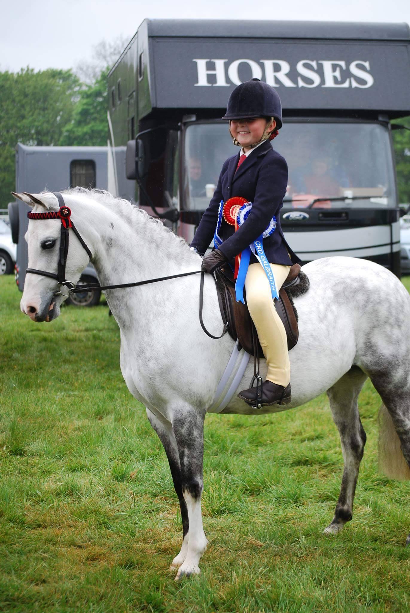 Emma Benson & Nefydd Adlaes