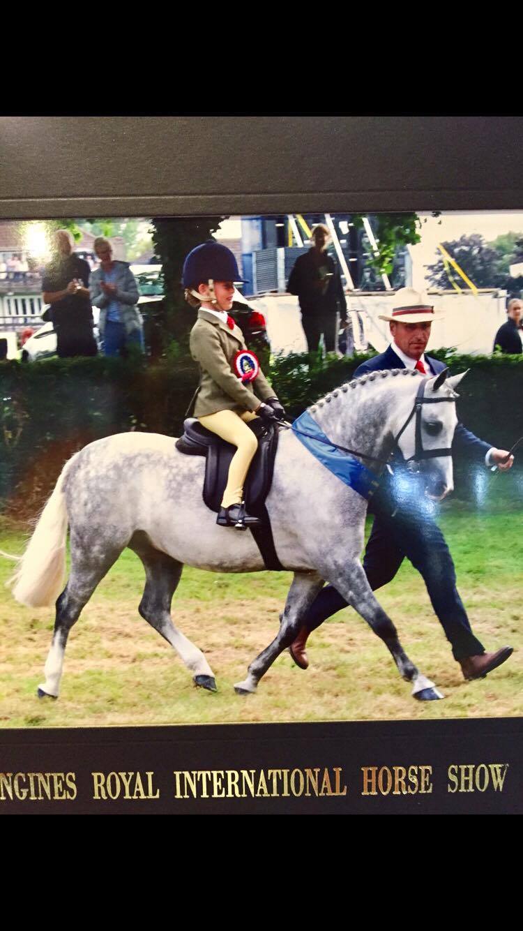 Georgie Grace riding Priestwood Roc Star