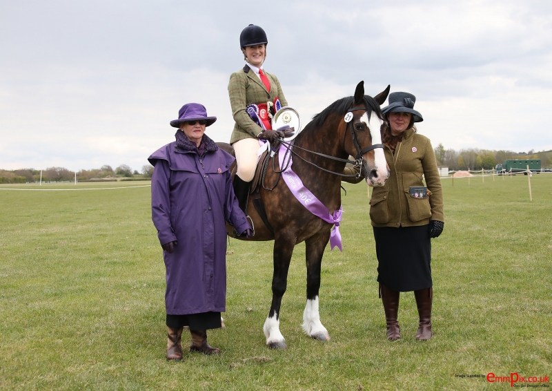 Sammy-jo-oates-and-Mowcastle-maggie